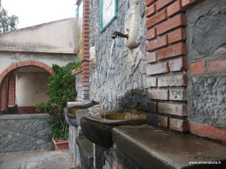 salvecchio-Fontana acqua ruggia 26-07-2014 10-23-04
